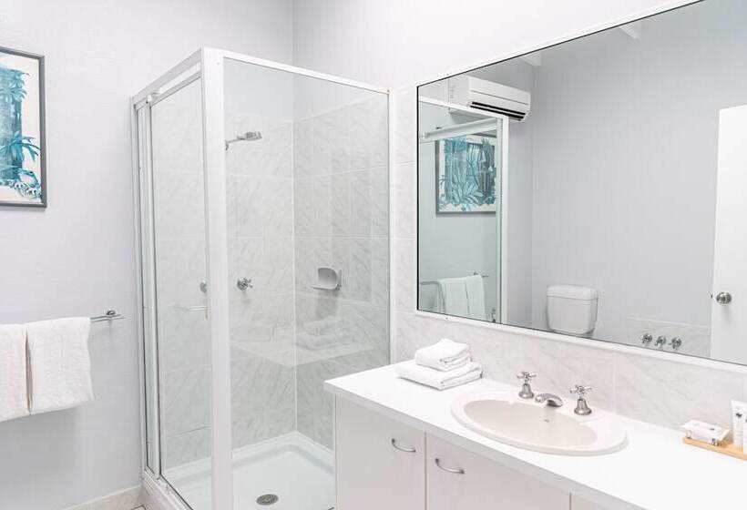 Beachfront Terraces With Onsite Reception & Check In