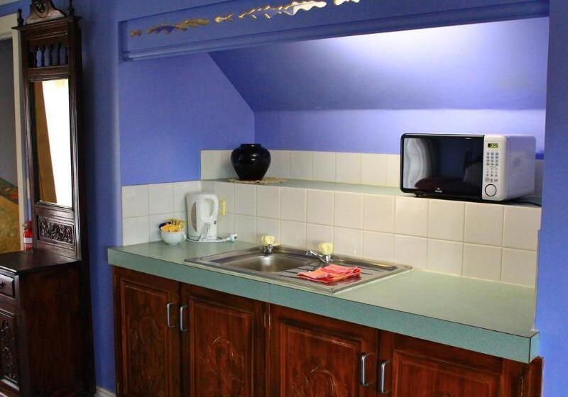 Hatchers Richmond Manor