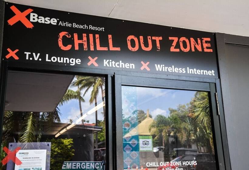 Base Airlie Beach Resort   Hostel