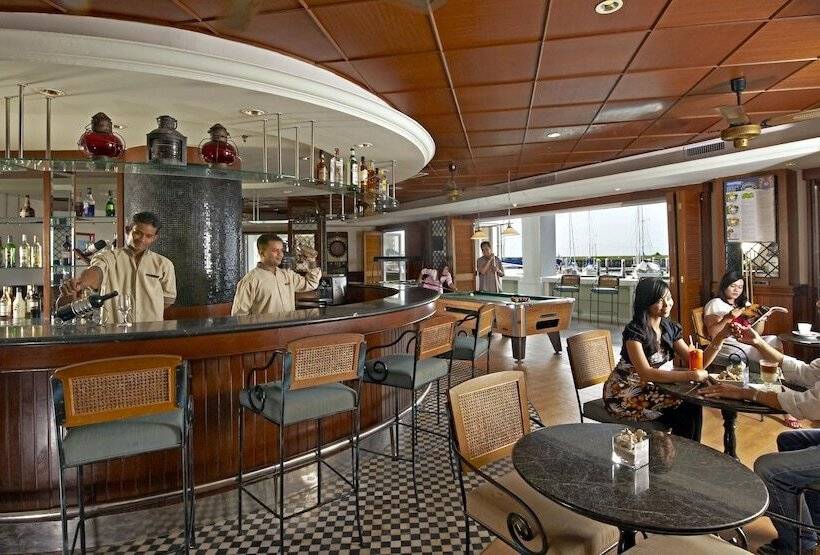 Hotel Avillion Admiral Cove