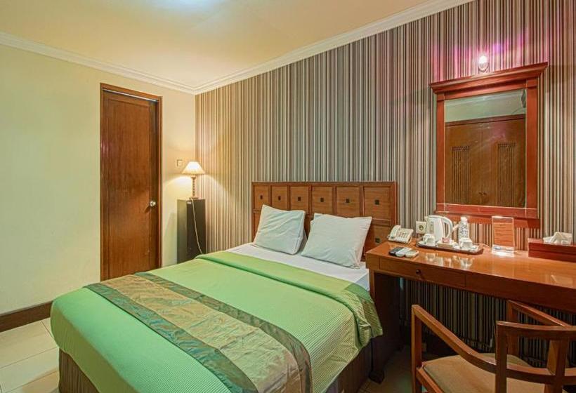 호텔 Bumi Sawunggaling