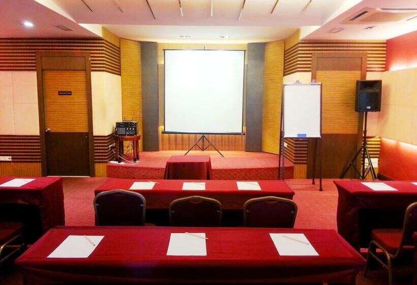 Celyn Hotel City Mall