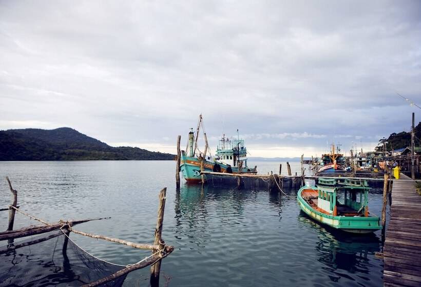 בית מלון כפרי Ajinta Resort