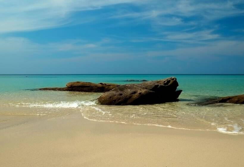 בית מלון כפרי Ajinta Resort