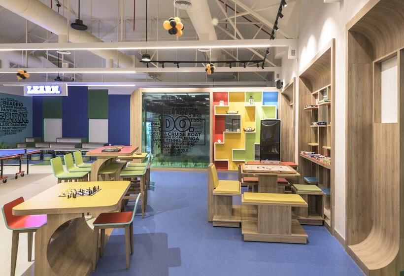 酒店 Club Mahindra Ashtamudi