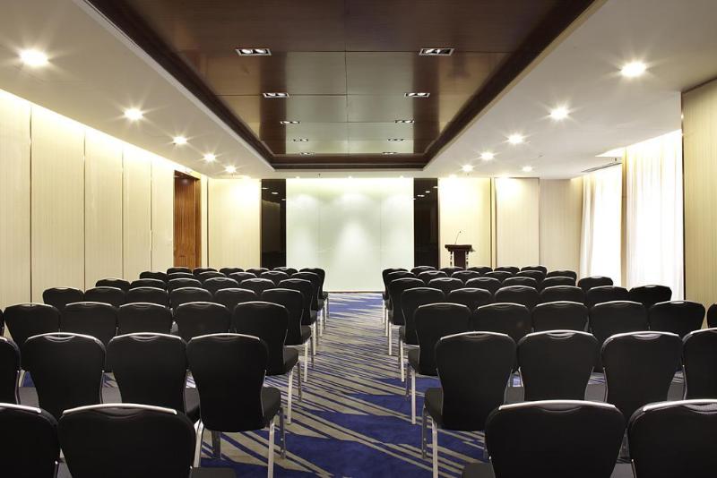 هتل Courtyard By Marriott Shanghai Jiading