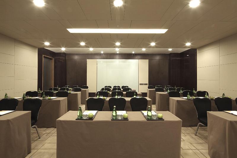 هتل Courtyard By Marriott Shanghai Jiading
