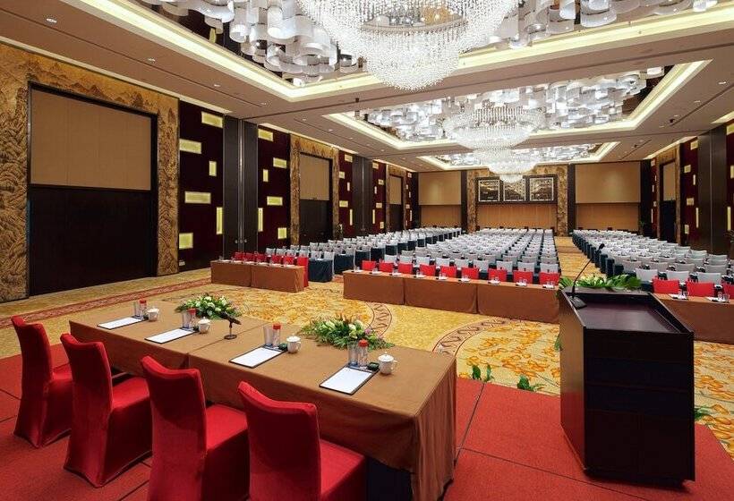 Crowne Plaza Guangzhou Huadu, An Ihg Hotel   Free Shuttle Bus Between Hotel To Airport