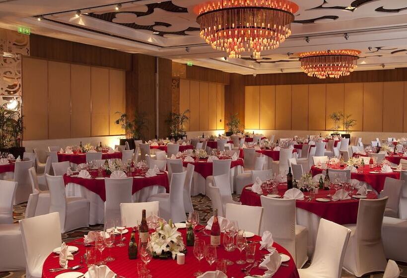 בית מלון כפרי Crowne Plaza New Delhi Okhla, An Ihg
