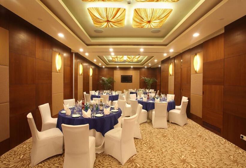 בית מלון כפרי Crowne Plaza New Delhi Okhla, An Ihg