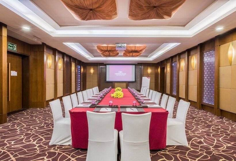 בית מלון כפרי Crowne Plaza New Delhi Okhla, An Ihg