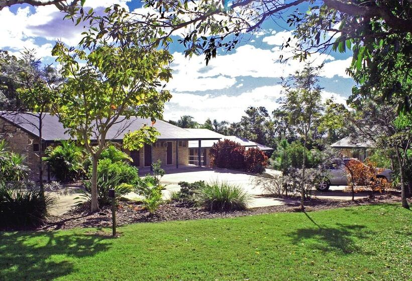 فندق Emeraldene Inn & Eco-lodge