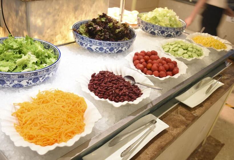 Holiday Inn Qingdao City Center, An Ihg Hotel   May 4th Square