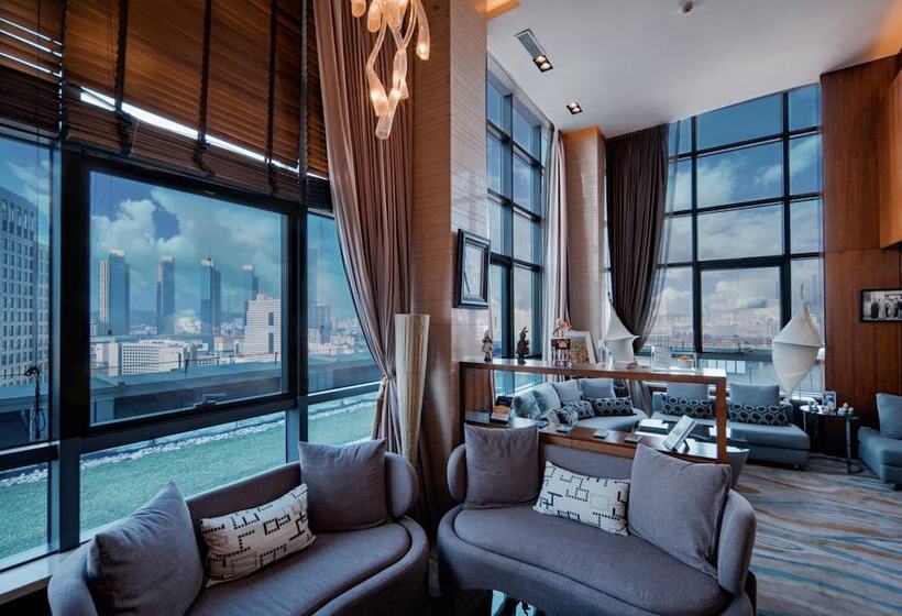 Holiday Inn Qingdao City Center, An Ihg Hotel   May 4th Square