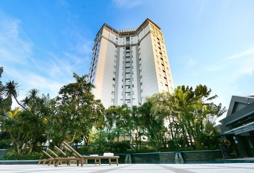 Java Paragon Hotel & Residences