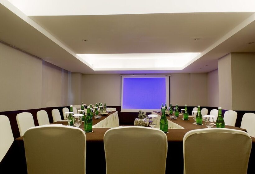 Java Paragon Hotel & Residences