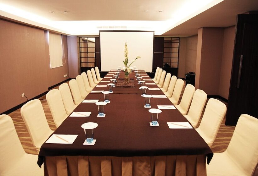 Java Paragon Hotel & Residences