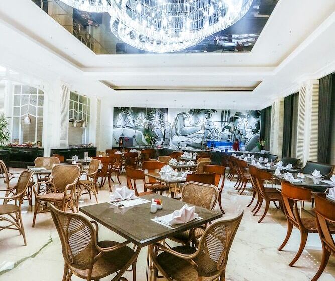 Java Paragon Hotel & Residences