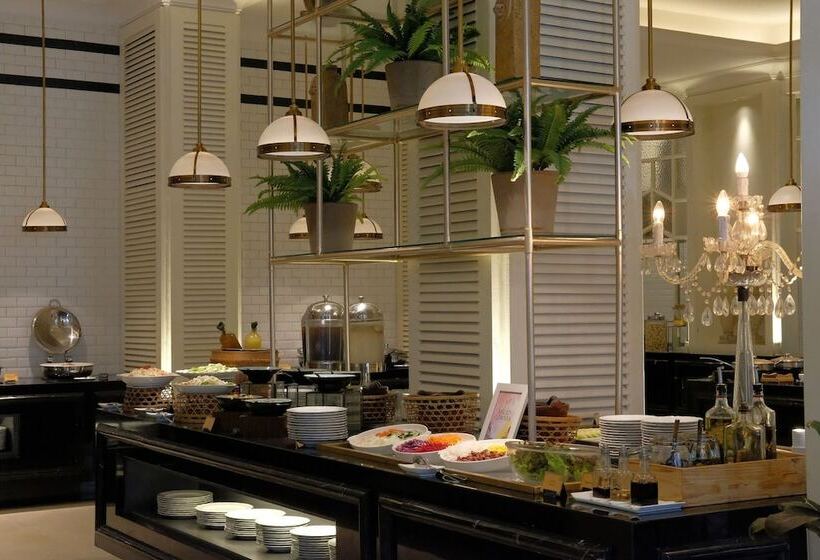 Java Paragon Hotel & Residences