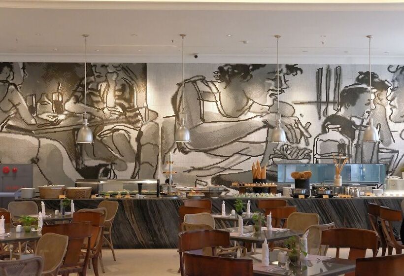 Java Paragon Hotel & Residences