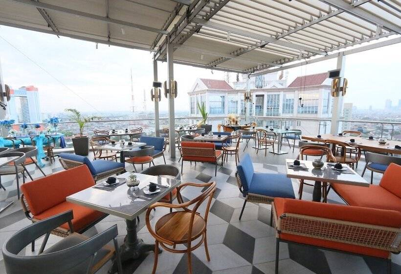 Java Paragon Hotel & Residences