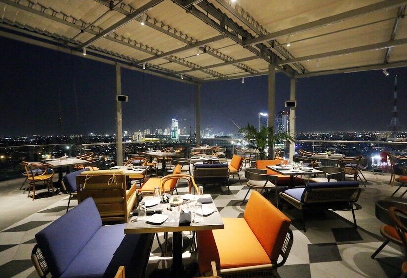 Java Paragon Hotel & Residences