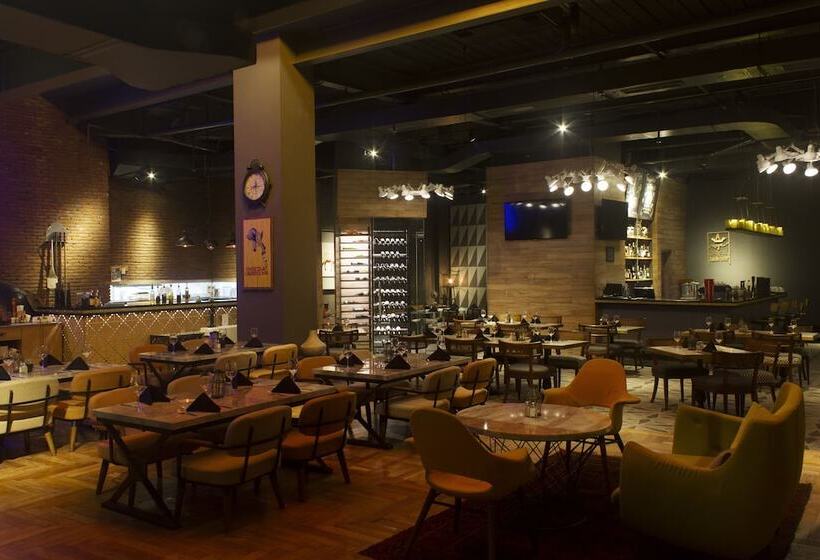 Java Paragon Hotel & Residences