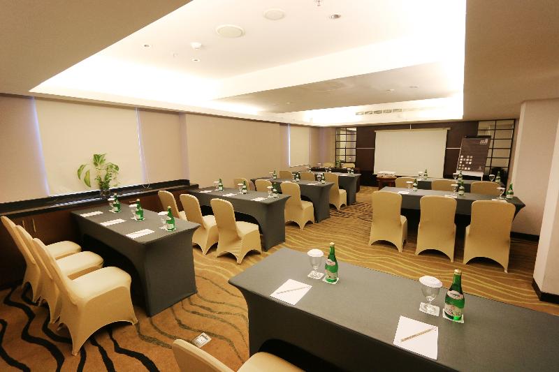 Java Paragon Hotel & Residences