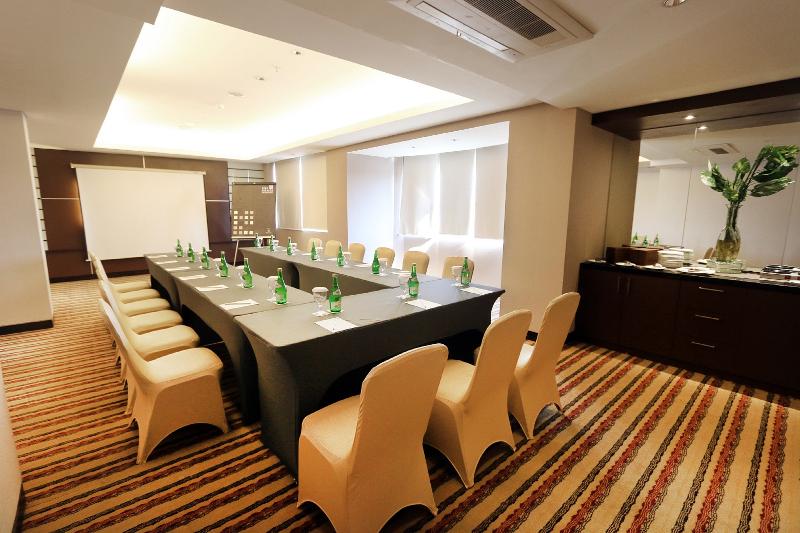 Java Paragon Hotel & Residences