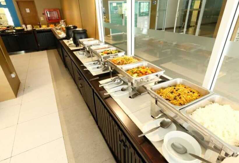 בית מלון כפרי Jomtien Plaza Residence