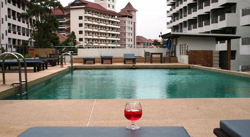 בית מלון כפרי Jomtien Plaza Residence