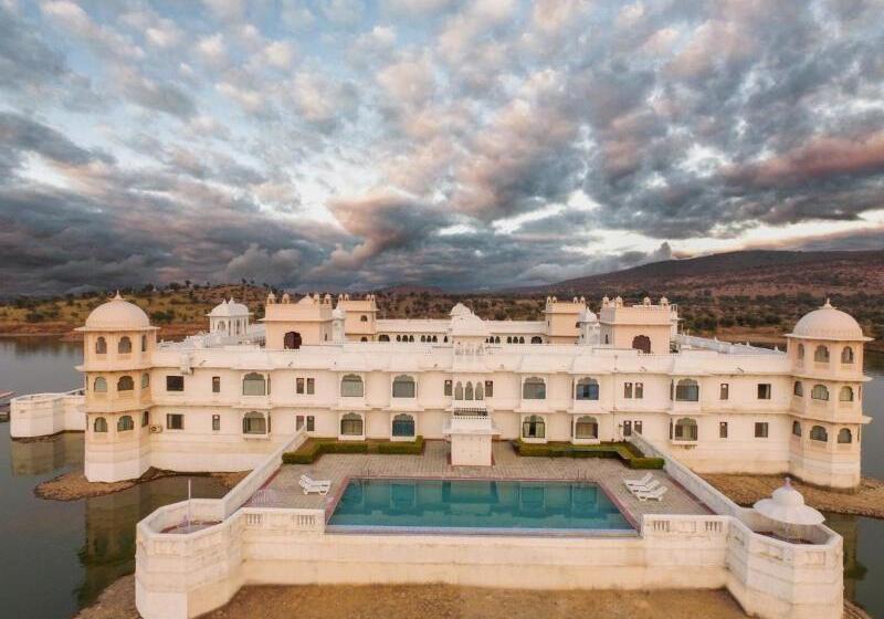 فندق Jüsta Lake Nahargarh Palace, Chittorgarh