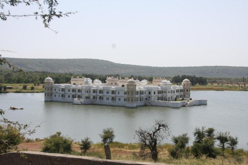 فندق Jüsta Lake Nahargarh Palace, Chittorgarh