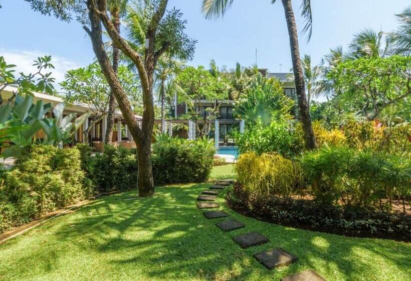 Отель Kokonut Suites