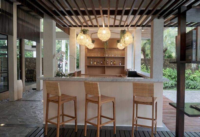 Отель Kokonut Suites