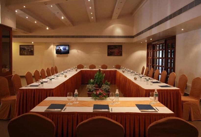 هتل Luminous One Continent