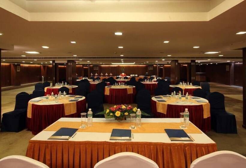 هتل Luminous One Continent