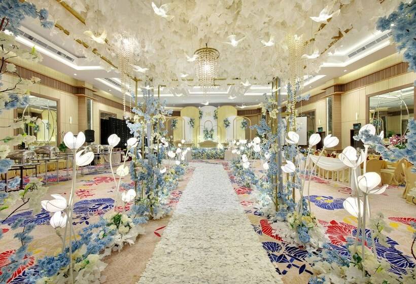 Lumire Hotel & Convention Centre