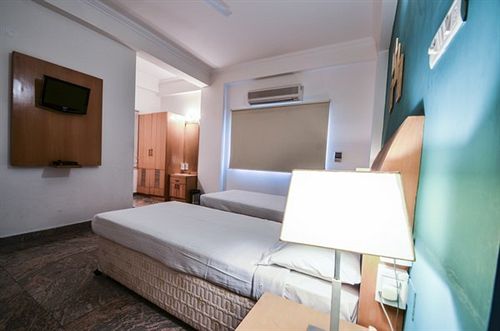 Отель Mandava Suites