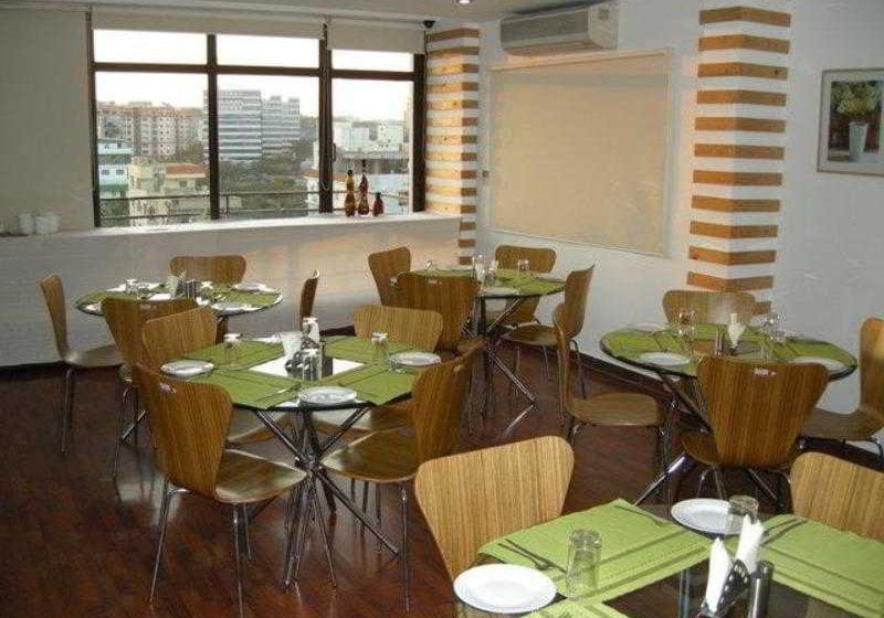 Отель Mandava Suites