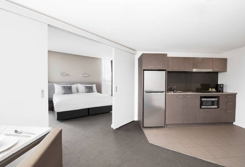 ホテル Mantra Collins