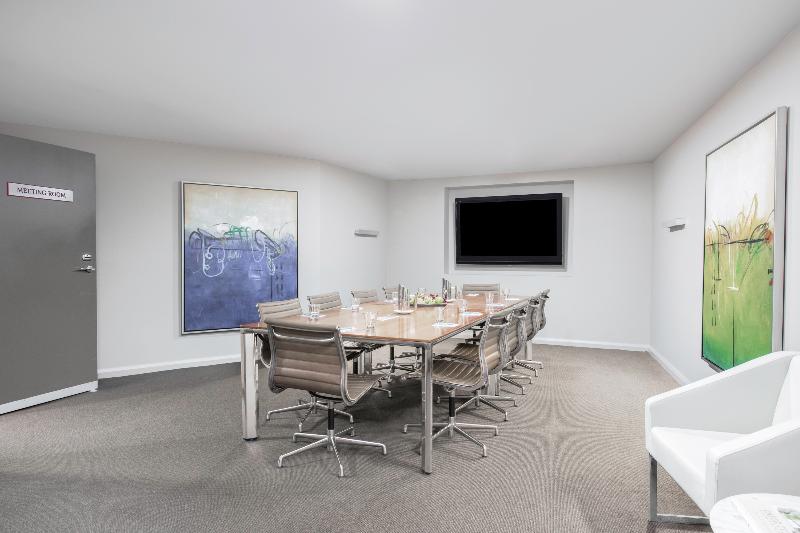 ホテル Mantra Collins