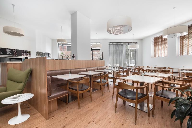 ホテル Mantra Collins