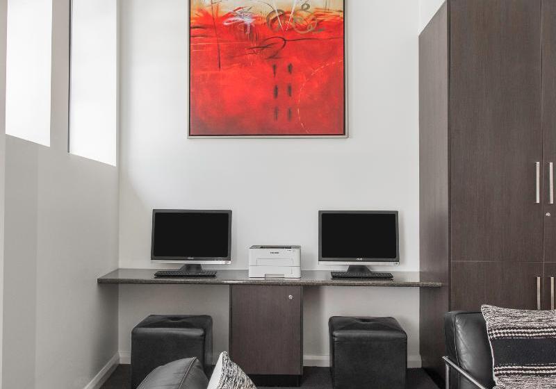 ホテル Mantra Collins