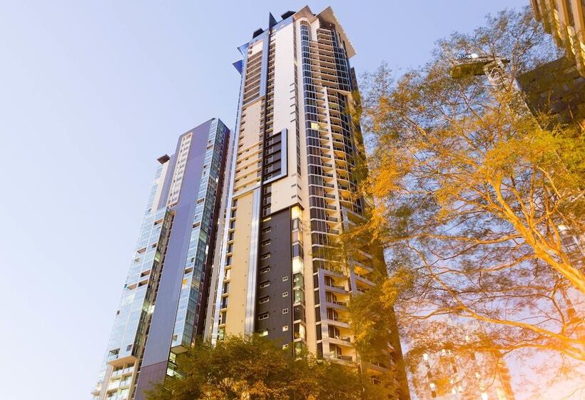 هتل Mantra On Mary