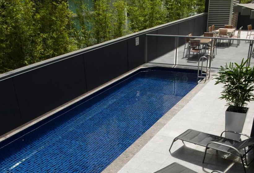 هتل Mantra On Mary