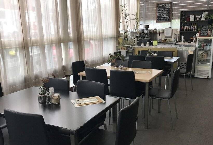 Miami Hotel Melbourne