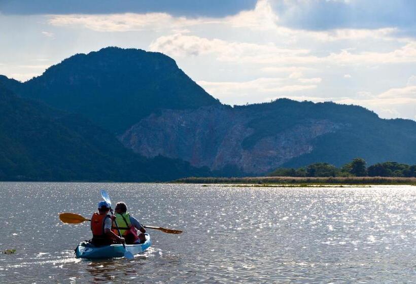 호텔 Monsane River Kwai Resort