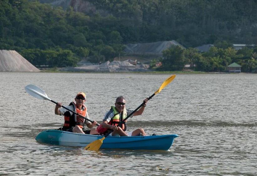 호텔 Monsane River Kwai Resort