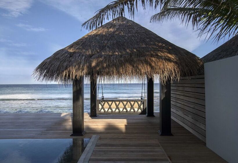 호텔 Naladhu Private Island Maldives